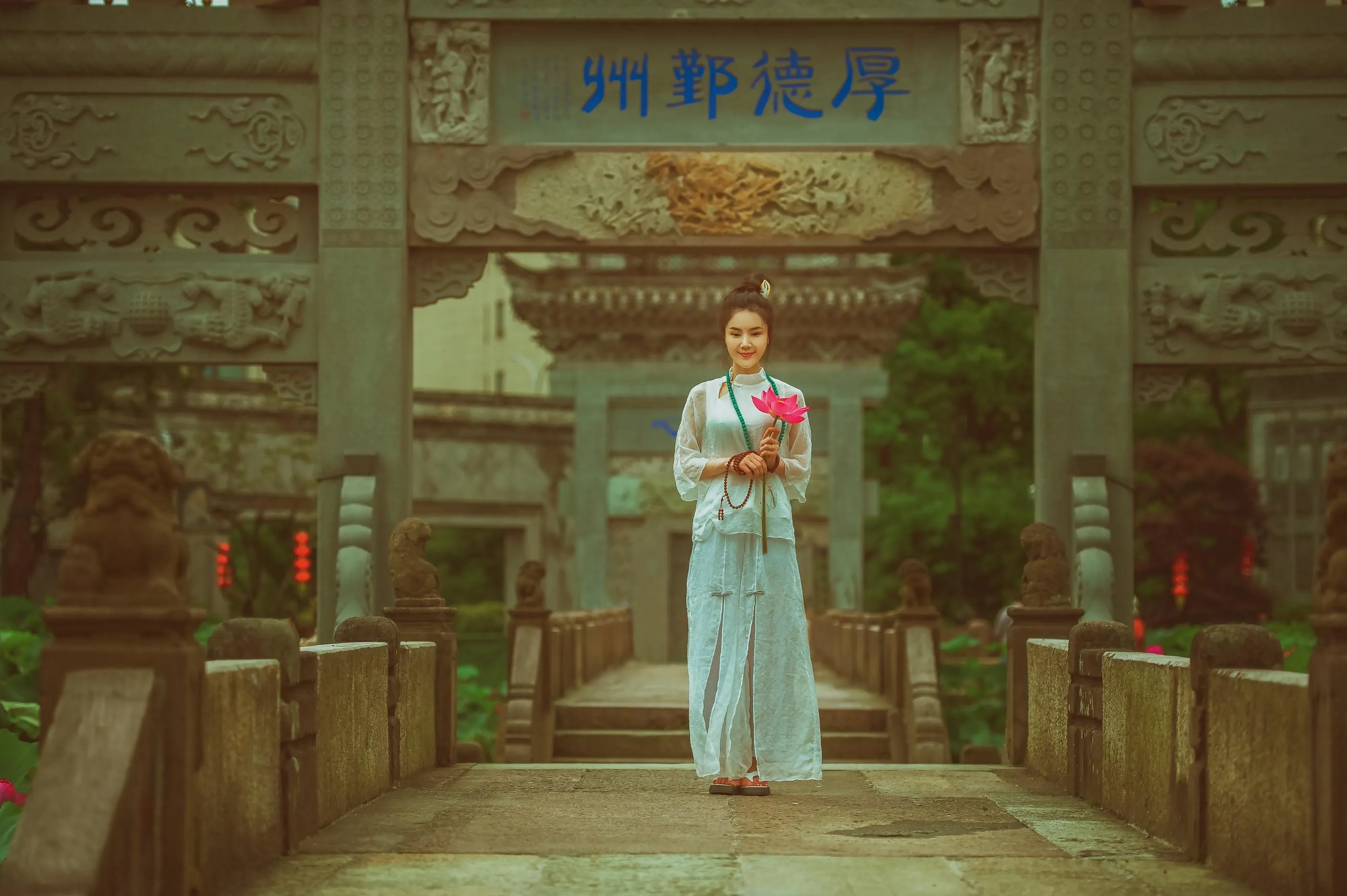 [YITUYU艺图语]2021.08.14 赏荷记 颗颗树 [36P]插图3